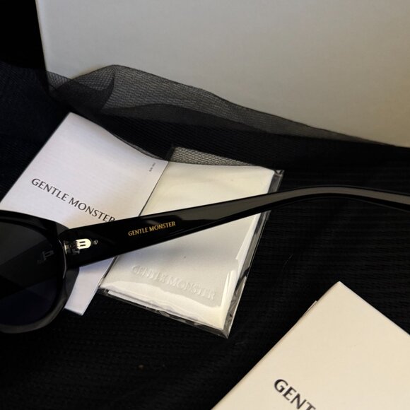 Gentle Monster Black Narrow Sunglasses Y2K Chic Statement